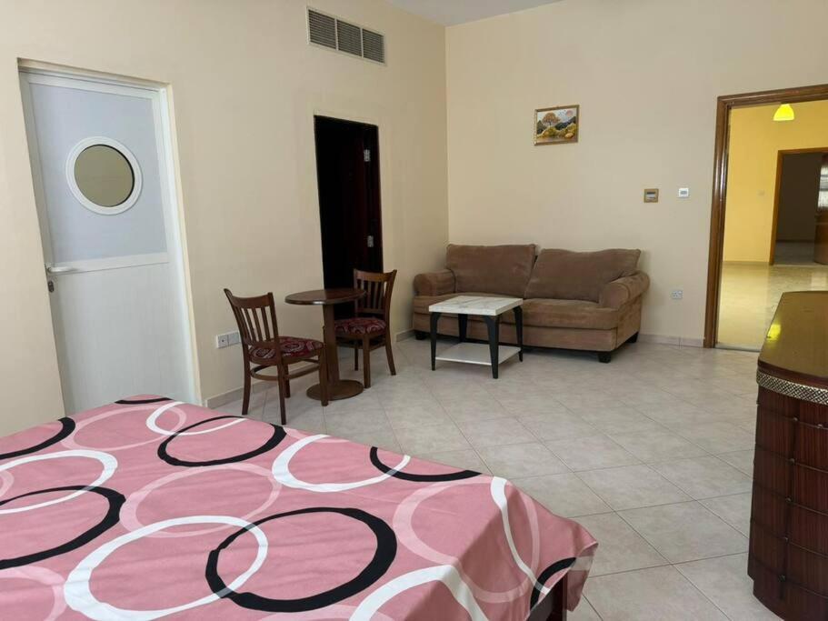 At Jumierah 1 Apartment Dubai