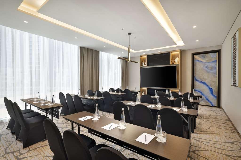 Embassy By Hilton Business Bay *