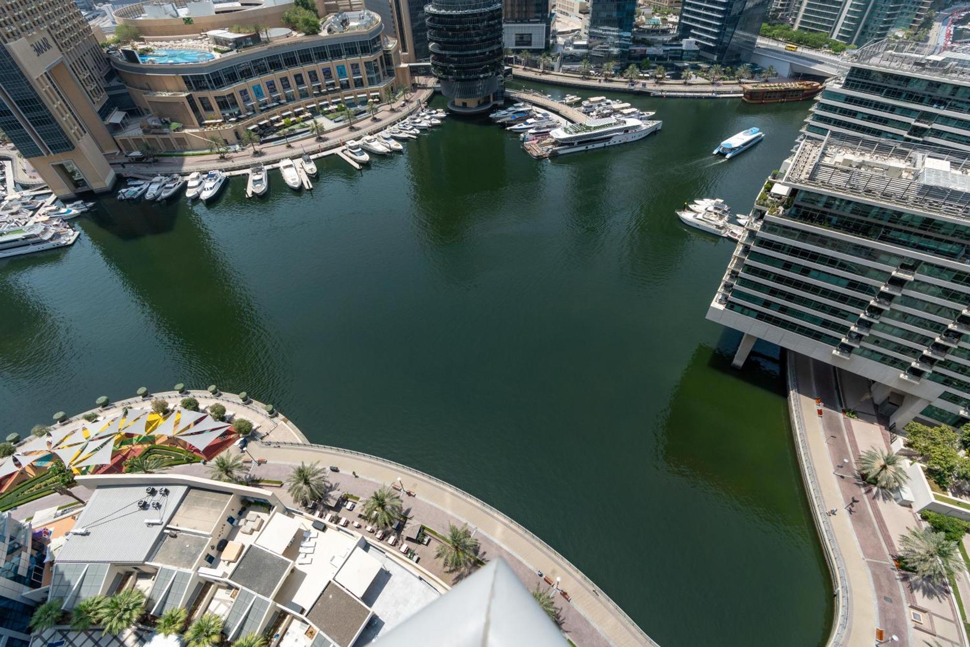 Vacay Lettings - Bay Tower - Dubai