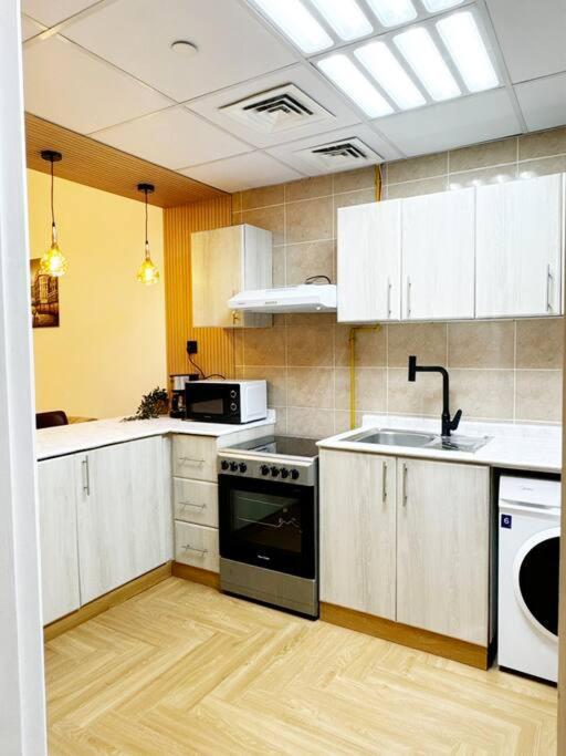 Luxurious Retreat With Stunning Marina & Palm View Apartment Dubai
