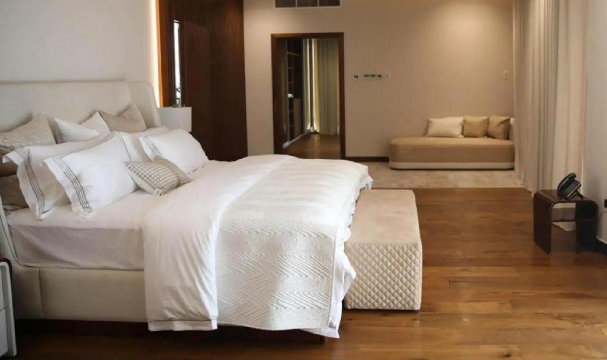 World Class Luxurious 6 Bdr In Palm Jumeriah *