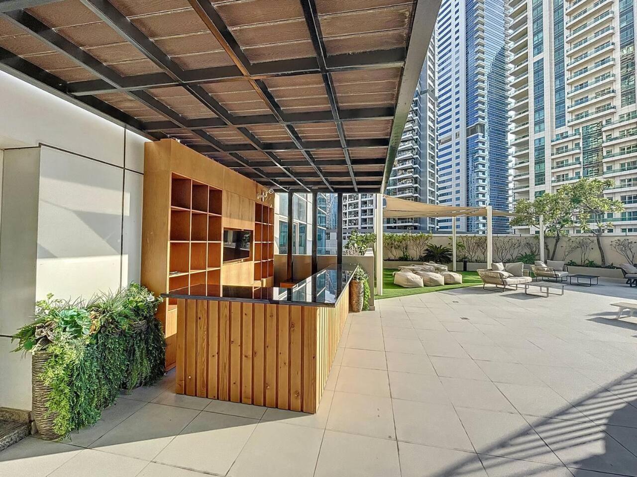 Botanica Tower - Spacious Two Bed With Marina View * Dubai