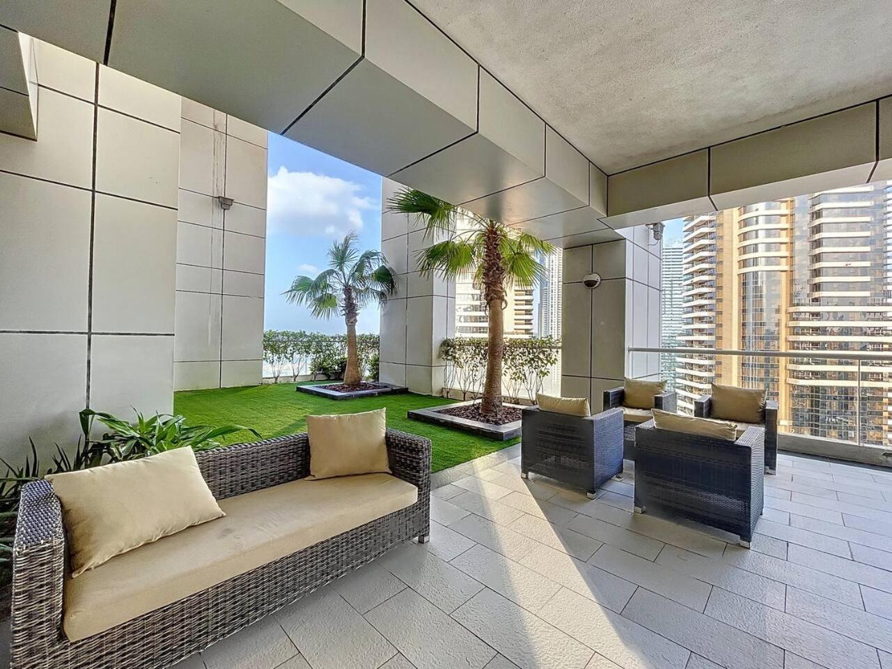 Botanica Tower - Spacious Two Bed With Marina View Dubai