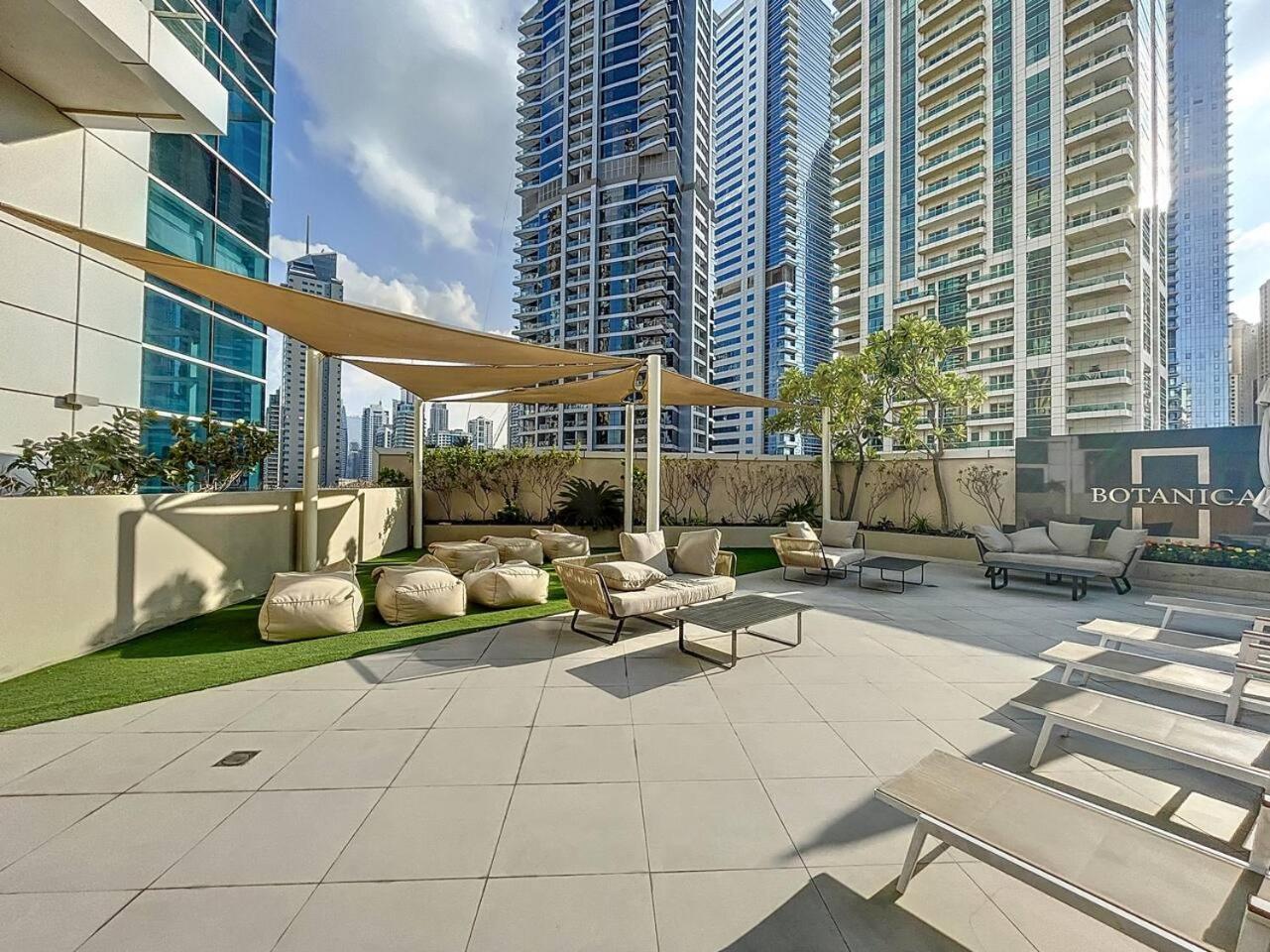 Botanica Tower - Spacious Two Bed With Marina View Apartment *