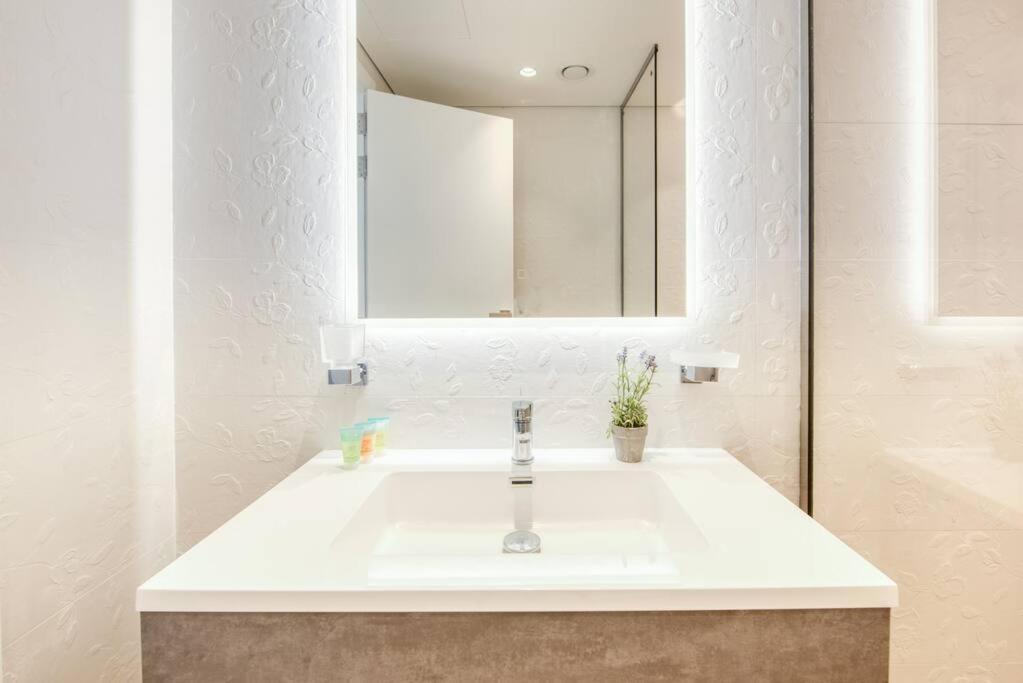Lux 3bedroom Upgraded -marina View & Jbr Apartment *
