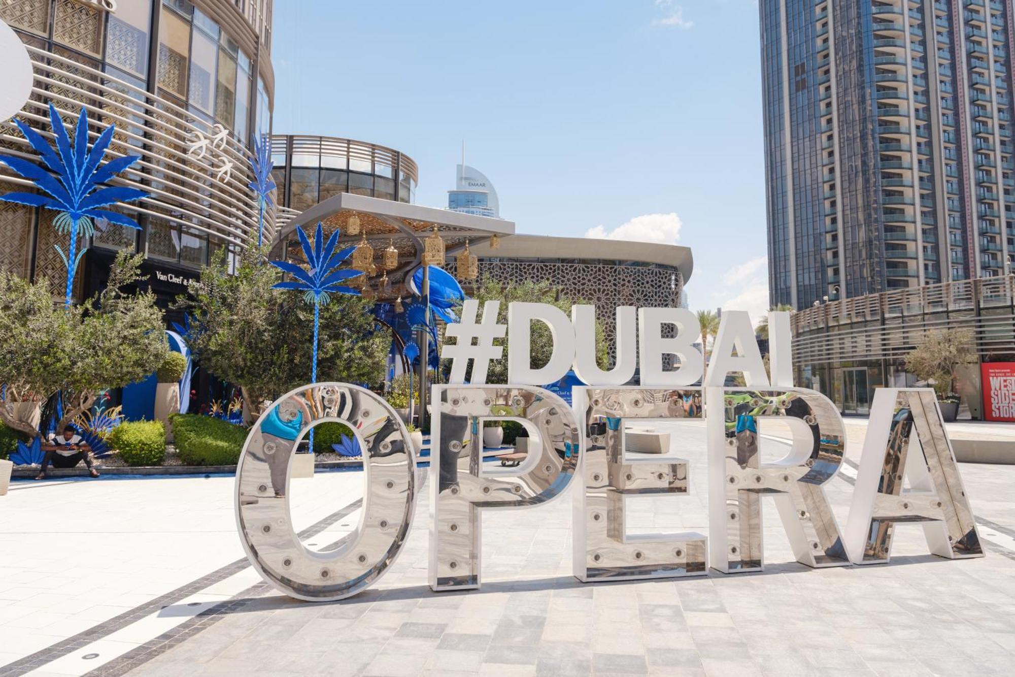 High-rise Chic, Burj Crown, Opera Boulevard View, By Mall Apartment *