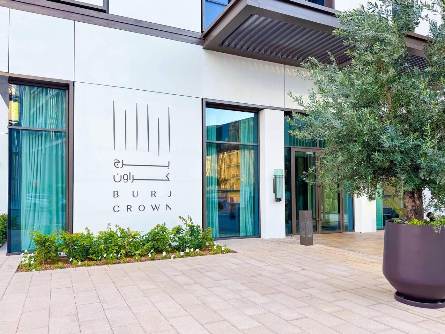 Apartment High-rise Chic, Burj Crown, Opera Boulevard View, By Mall