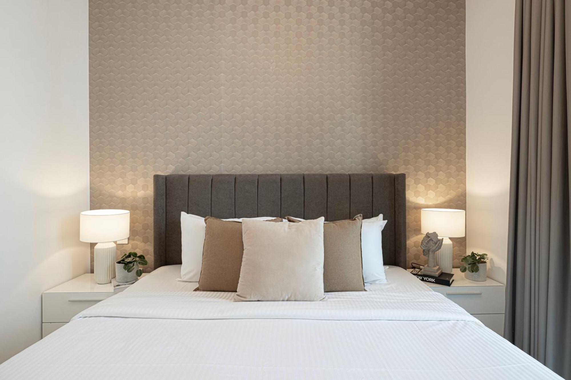 High-rise Chic, Burj Crown, Opera Boulevard View, By Mall