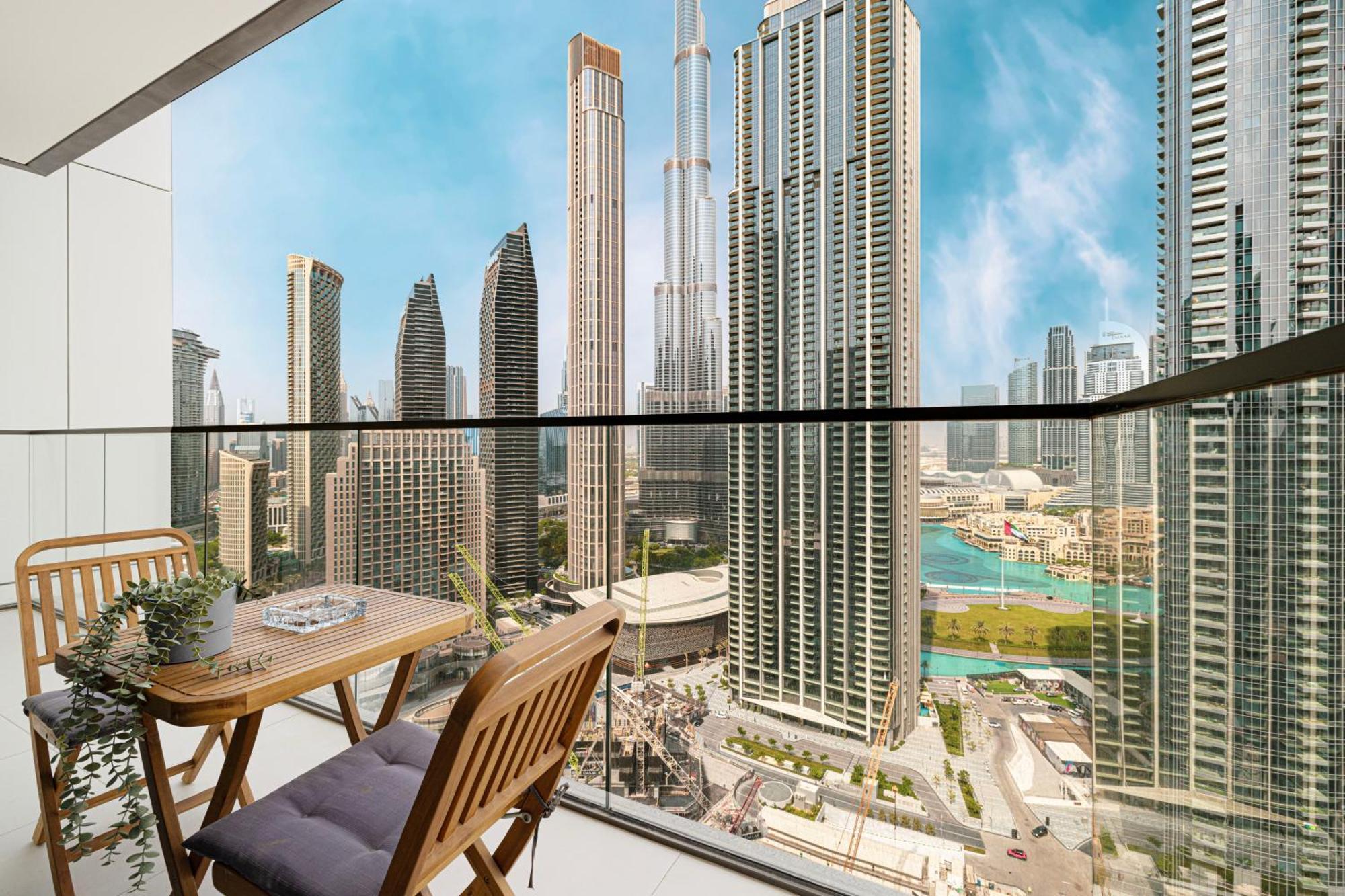 High-rise Chic, Burj Crown, Opera Boulevard View, By Mall Apartment Dubai