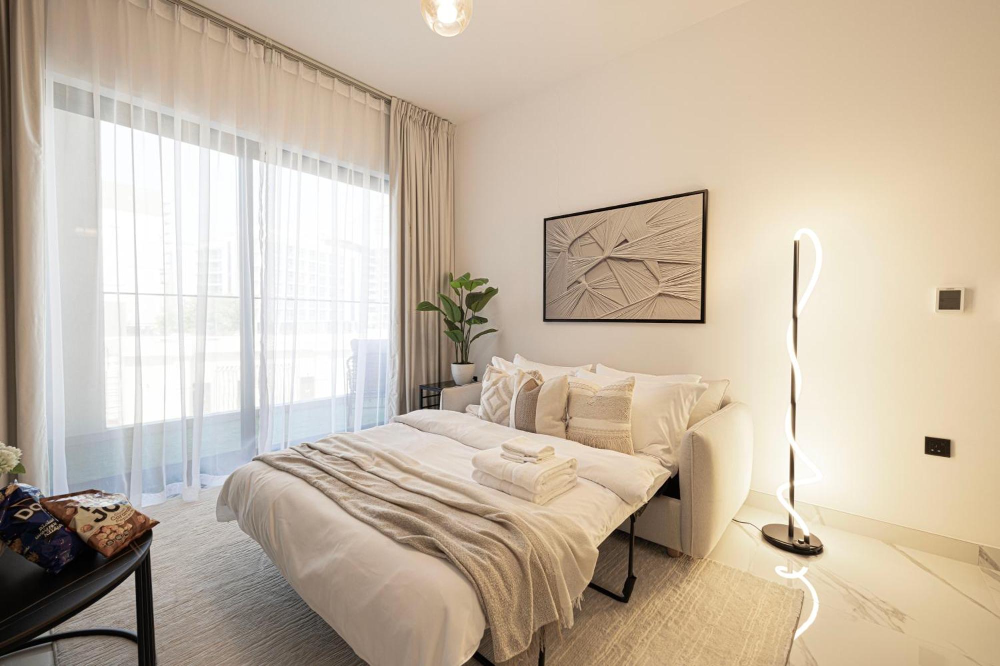 Brand New 1br With Pool, Sauna & Gym Apartment *