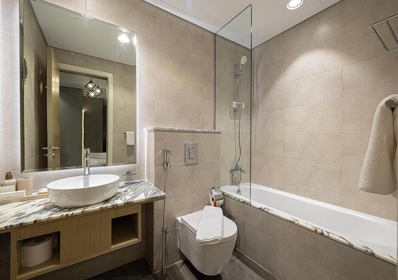 Apartment 5 Star High Rise Luxury Apartment, Infinity Pool With Stunning Burj View - Brand New Dubai
