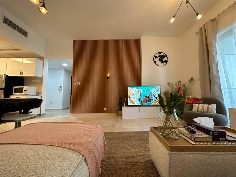 Cozy 2bhk With Marina Views Apartment