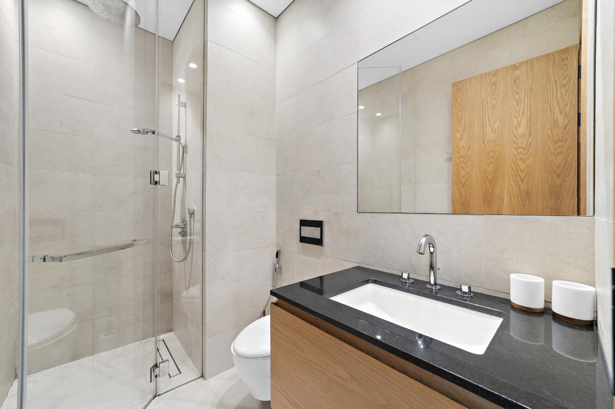 Vayk - Lovingly Styled Elegant 2 Bd In Business Bay *