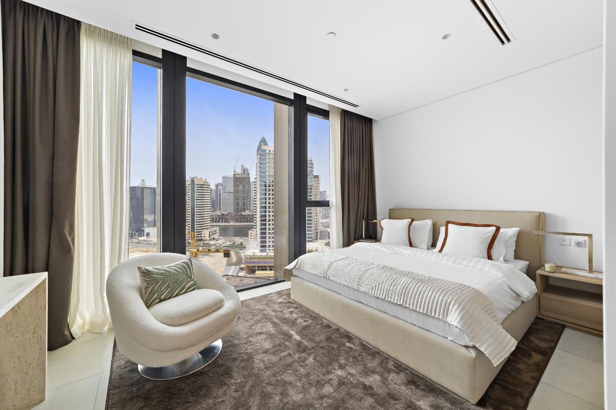 Vayk - Lovingly Styled Elegant 2 Bd In Business Bay Dubai