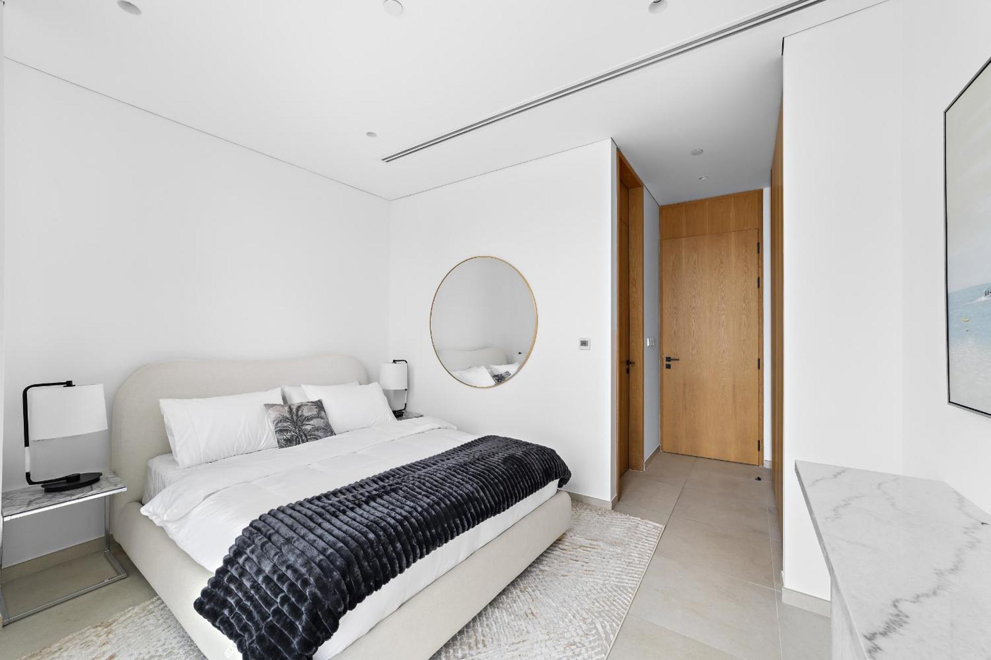Vayk - Lovingly Styled Elegant 2 Bd In Business Bay Apartment Dubai