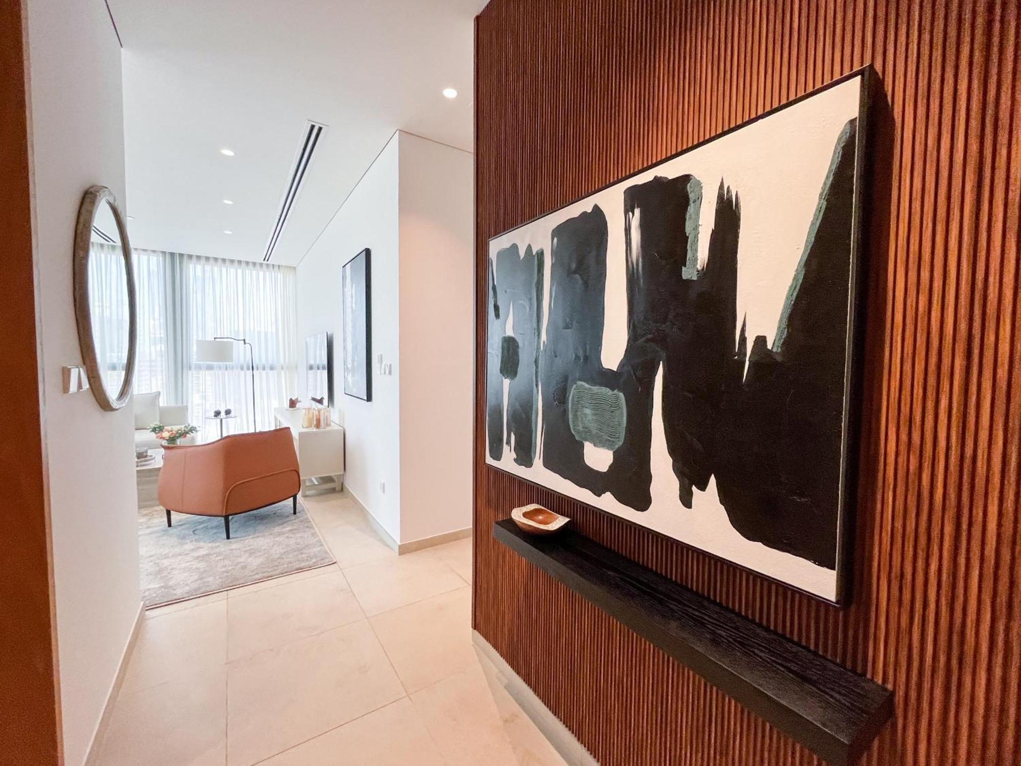 Vayk - Lovingly Styled Elegant 2 Bd In Business Bay *