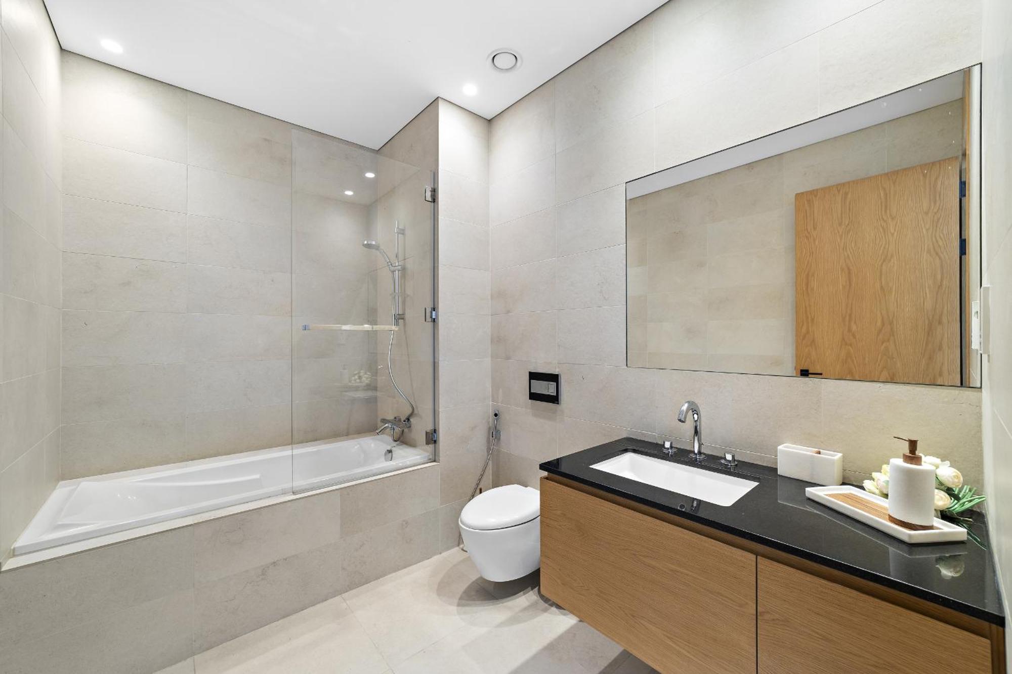 Vayk - Lovingly Styled Elegant 2 Bd In Business Bay Dubai