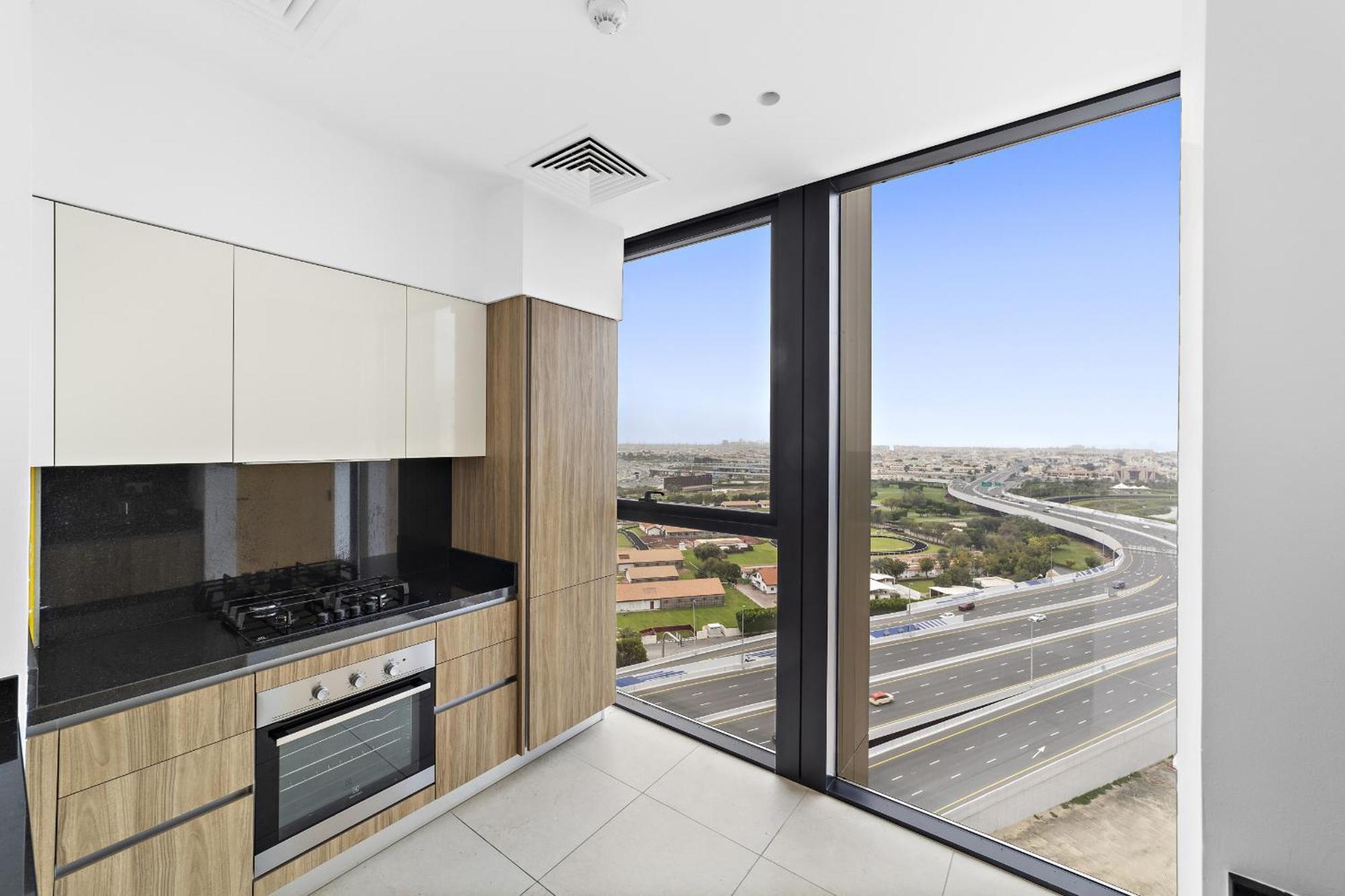 Vayk - Lovingly Styled Elegant 2 Bd In Business Bay * Dubai