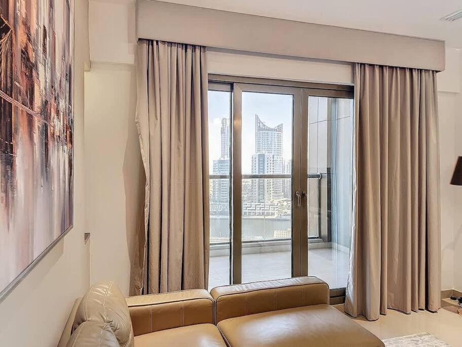 Apartment Tick - King Skyline View With Pool & Sauna