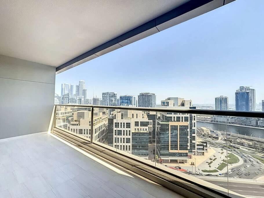 Tick - King Skyline View With Pool & Sauna Apartment Dubai