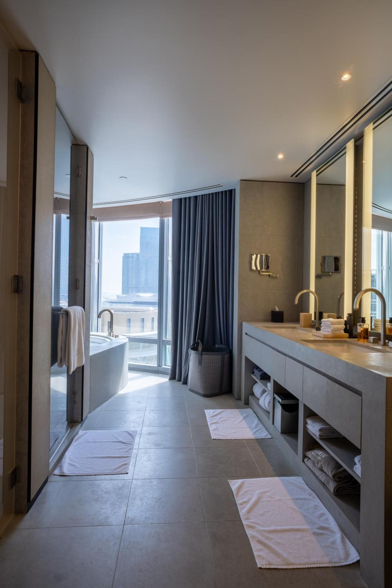 Lux 1-br In Armani Residences Apartment *