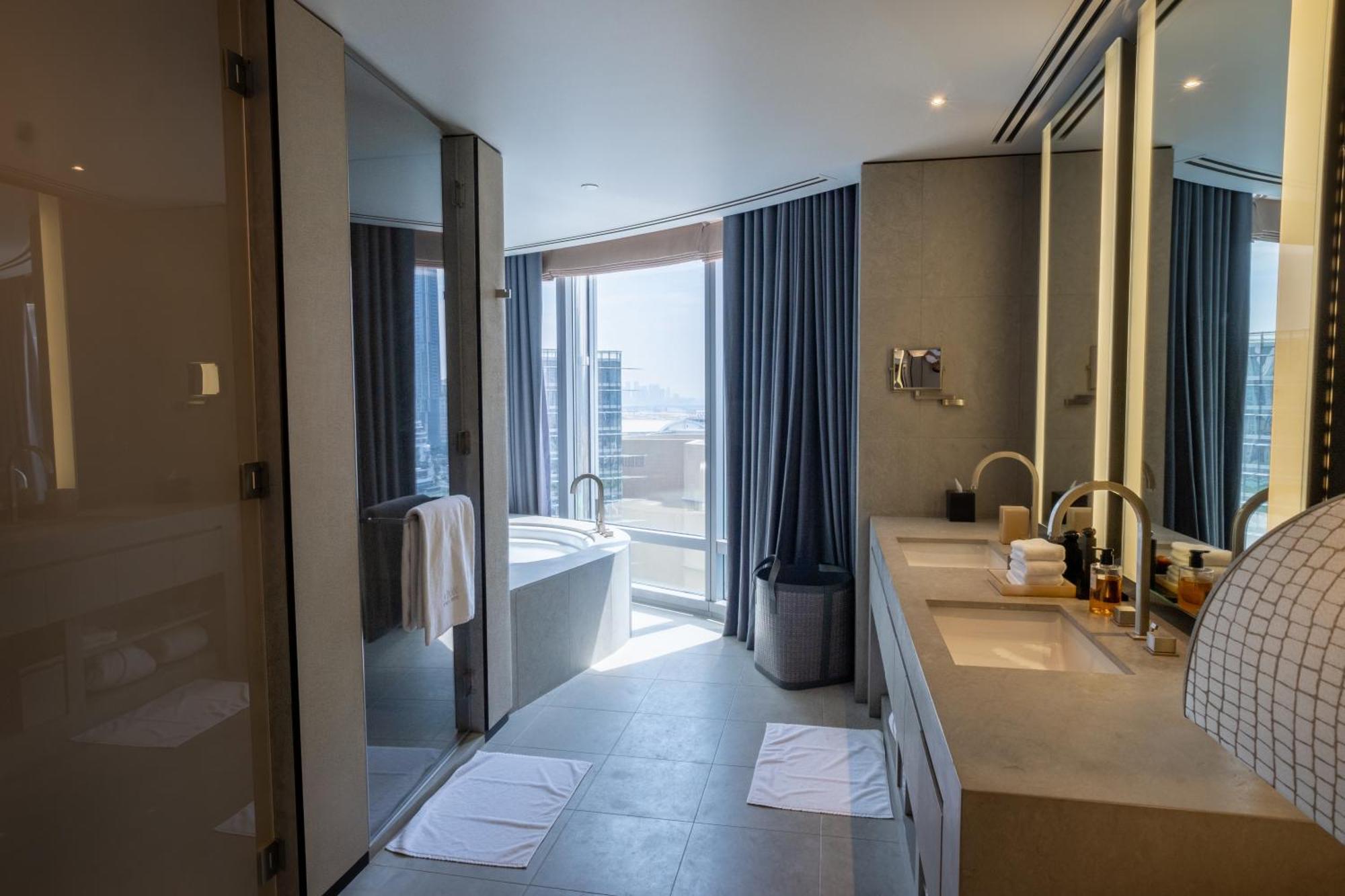 Lux 1-br In Armani Residences Dubai