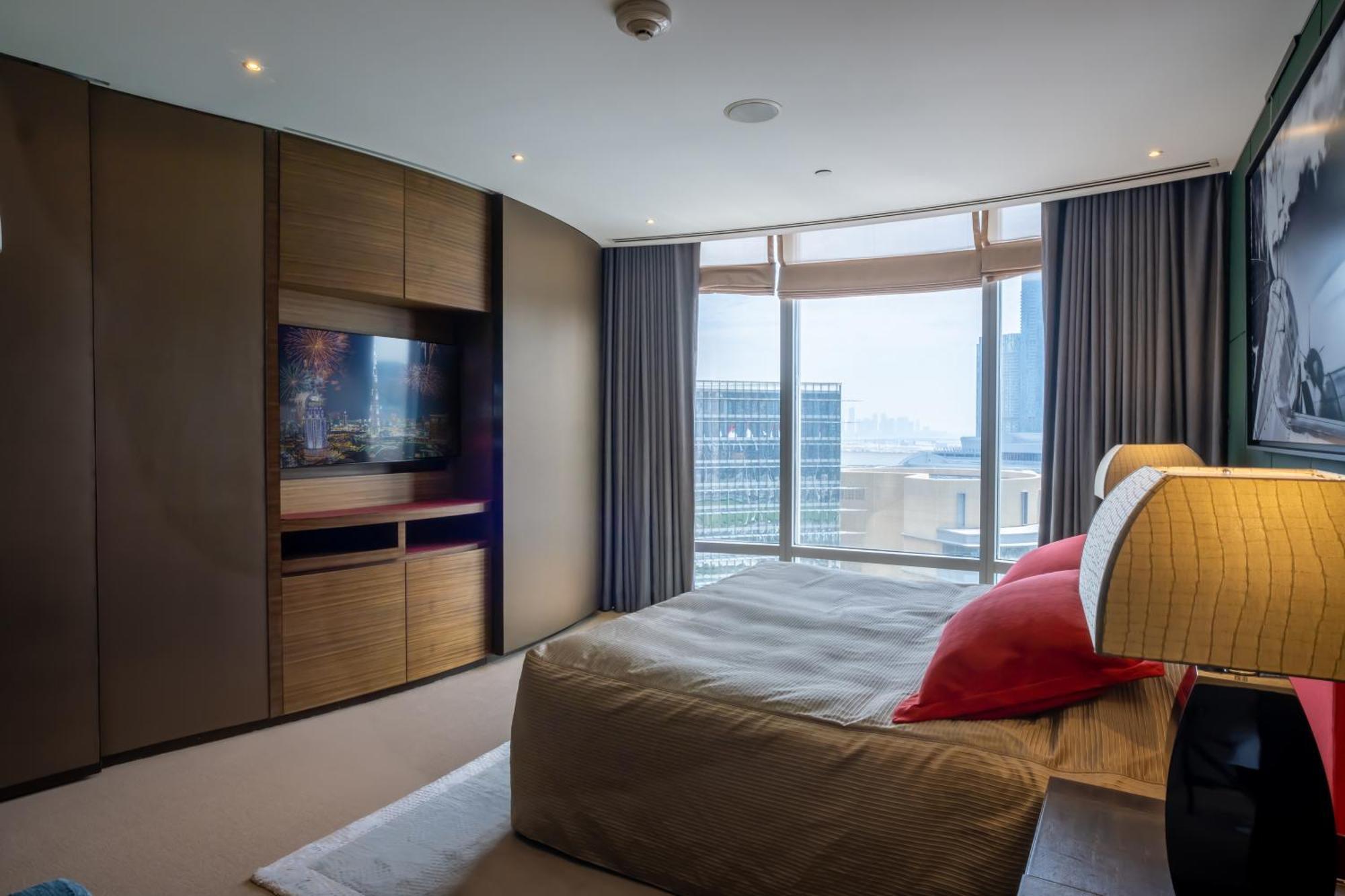 Lux 1-br In Armani Residences