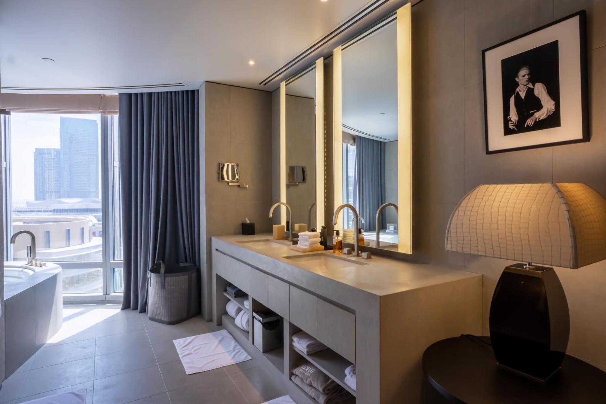 Lux 1-br In Armani Residences