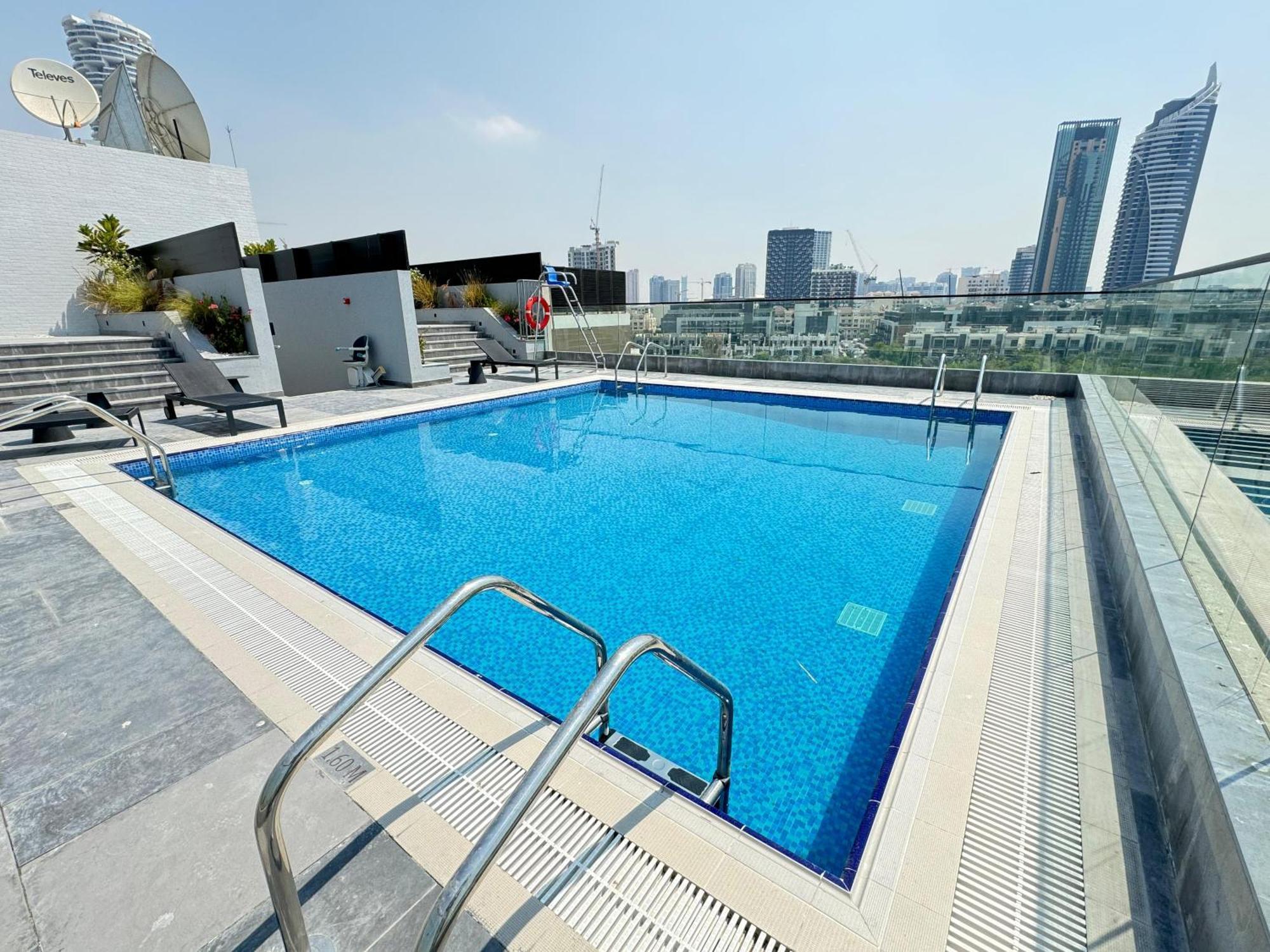 Luxury Studio's Loci Residences Apartment *