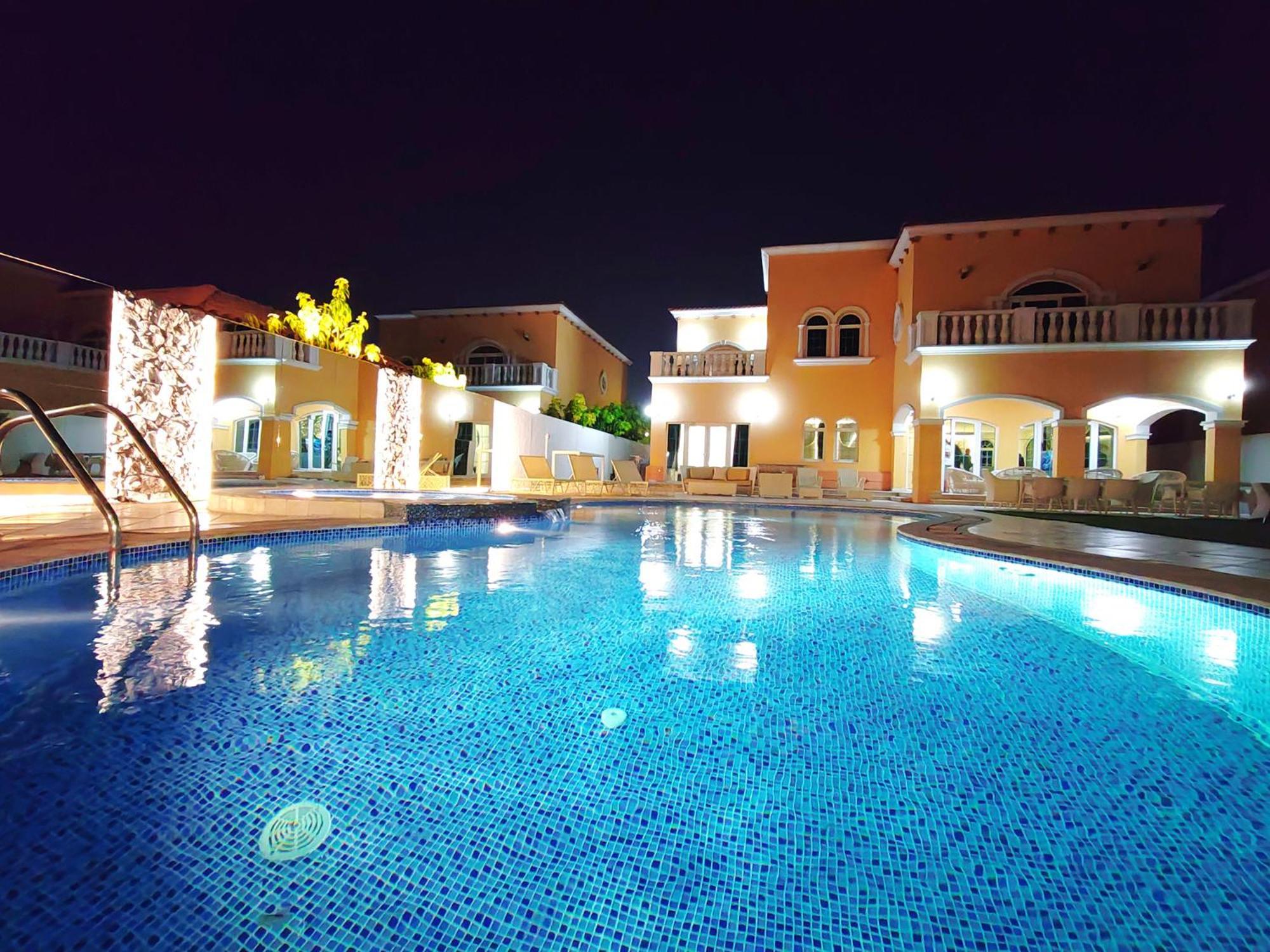 Royal Private Pool, Lux 7-bedroom On Marina Dubai