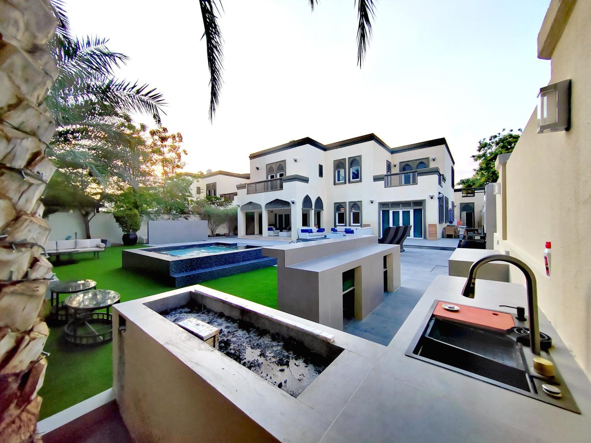 Royal Private Pool, Lux 7-bedroom On Marina Dubai