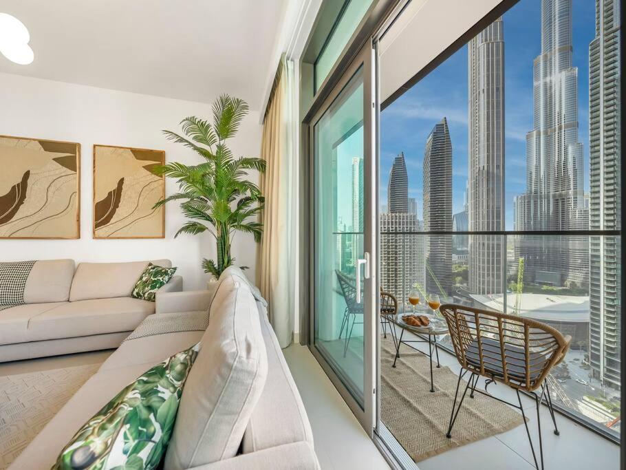 2br-fountain & Burj Khalifa View - Near Mall Apartment Dubai