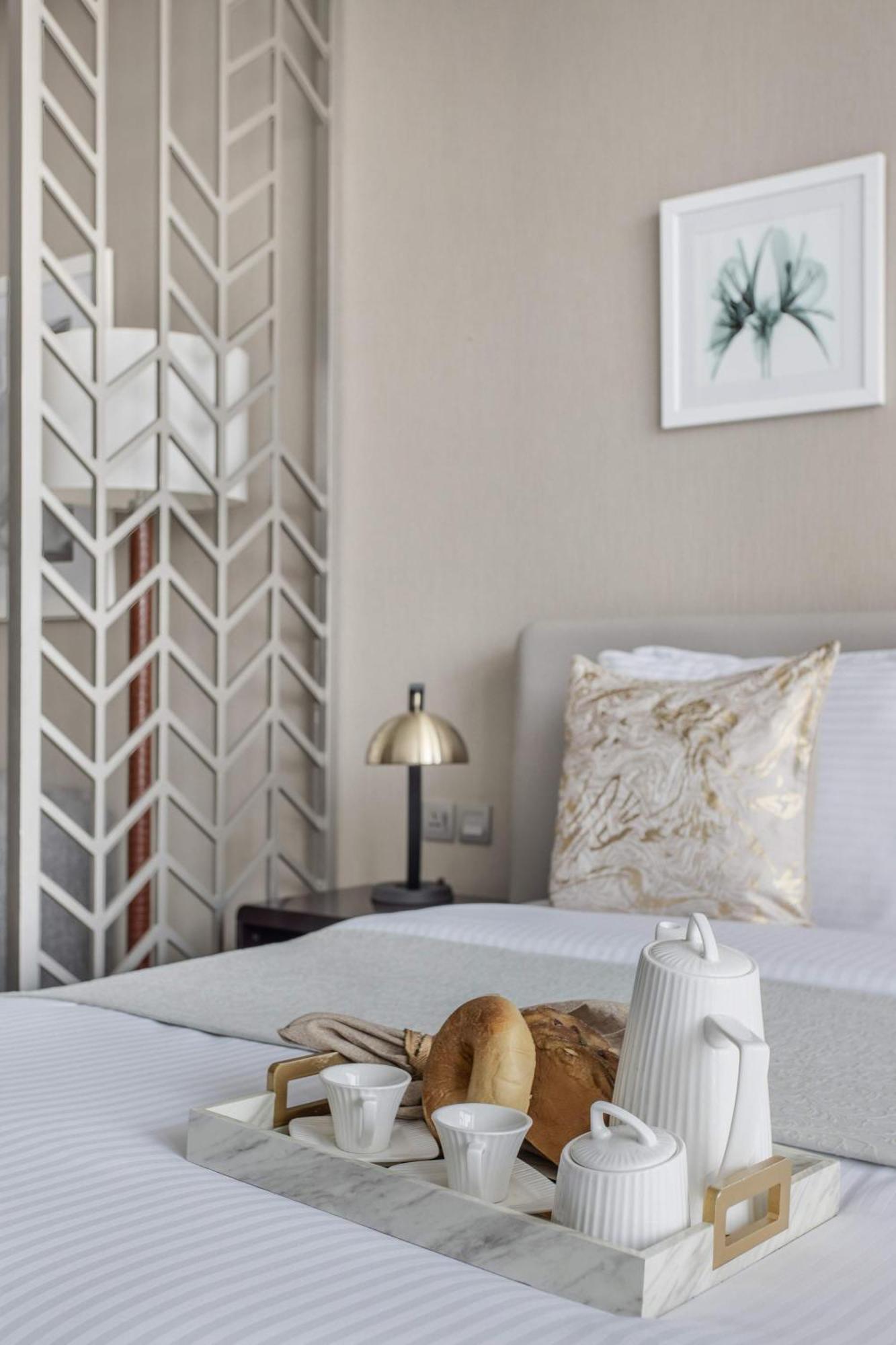 Frank Porter - Damac Prive A Apartment