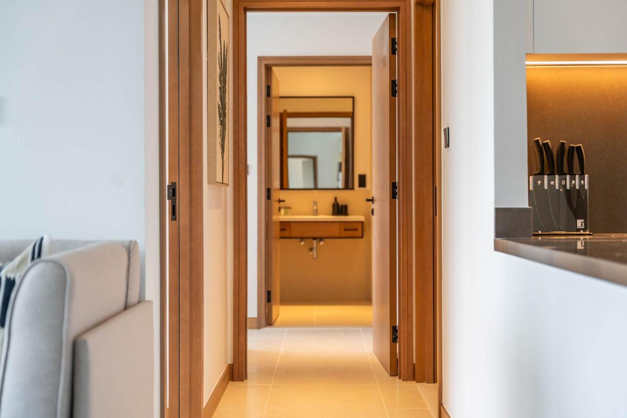 Apartment Stylish 3-bedrooms With An Elegant Dining Area In The Heart Of Marina! *