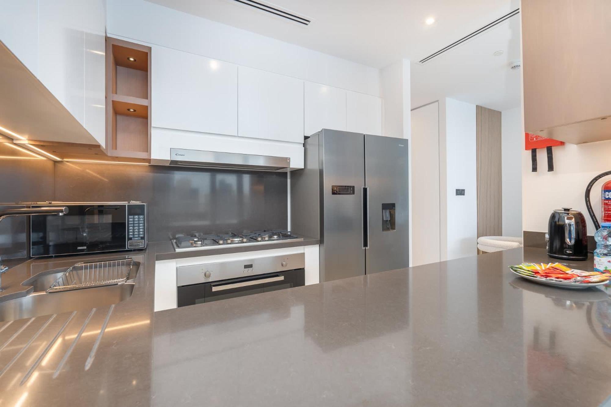 Stylish 3-bedrooms With An Elegant Dining Area In The Heart Of Marina! Dubai