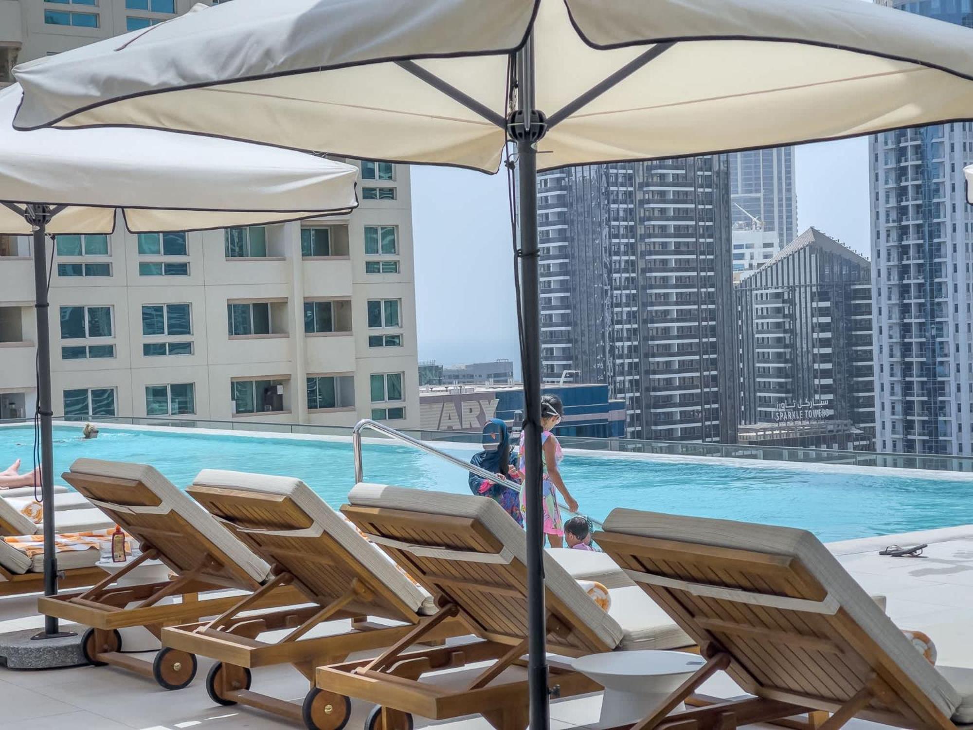 Stylish 3-bedrooms With An Elegant Dining Area In The Heart Of Marina! * Dubai
