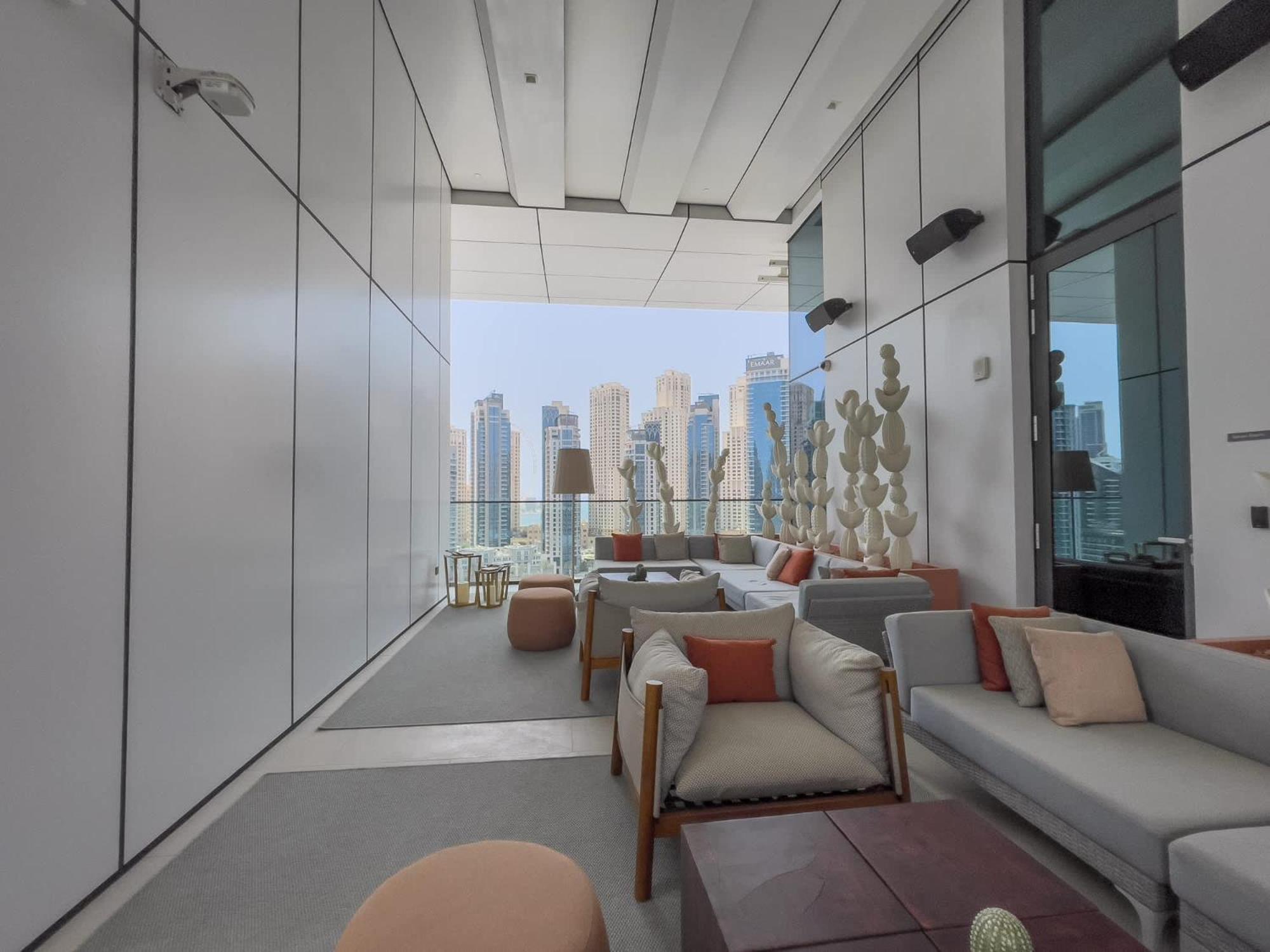 Apartment Stylish 3-bedrooms With An Elegant Dining Area In The Heart Of Marina!