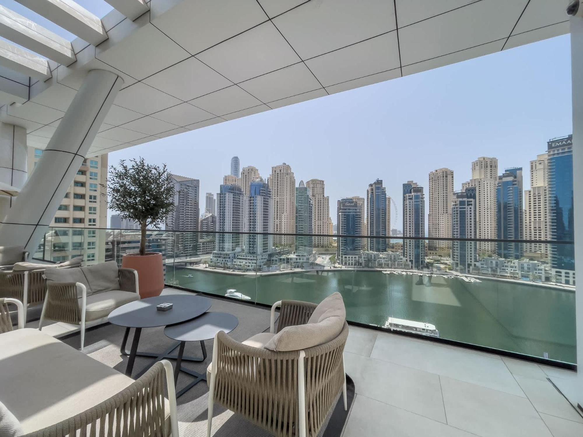 Apartment Stylish 3-bedrooms With An Elegant Dining Area In The Heart Of Marina! *