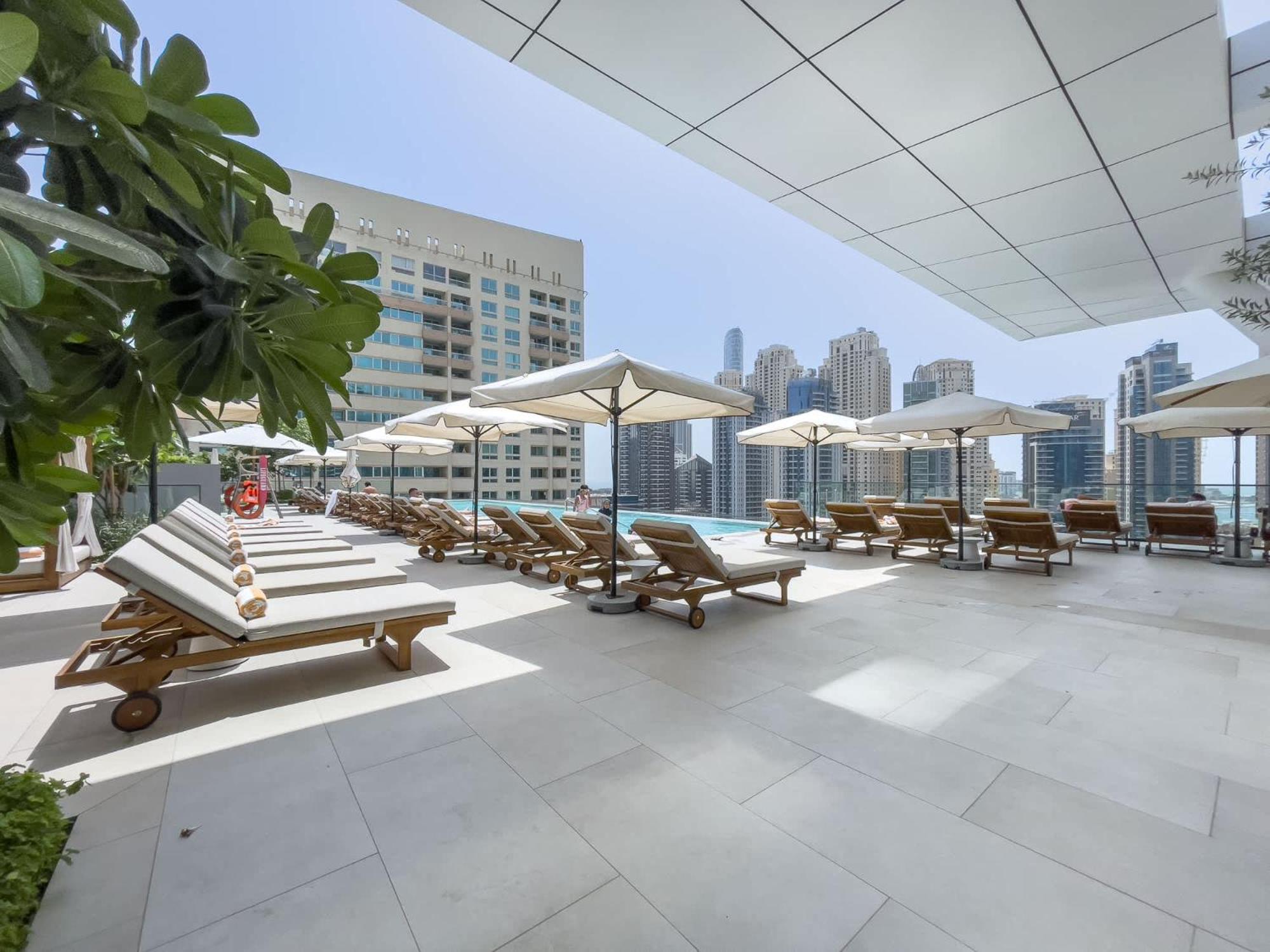 Apartment Stylish 3-bedrooms With An Elegant Dining Area In The Heart Of Marina! Dubai