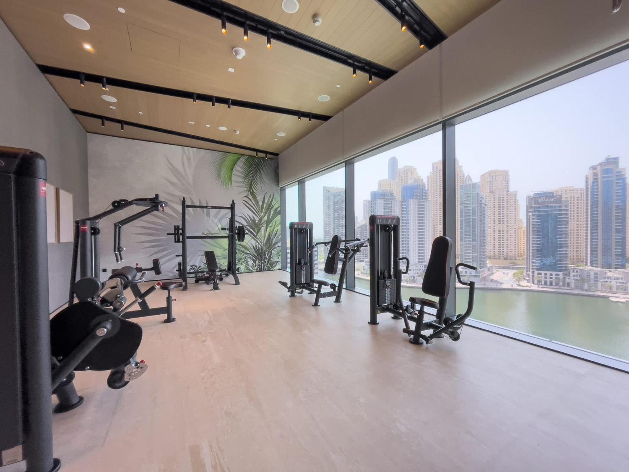 Apartment Stylish 3-bedrooms With An Elegant Dining Area In The Heart Of Marina! *