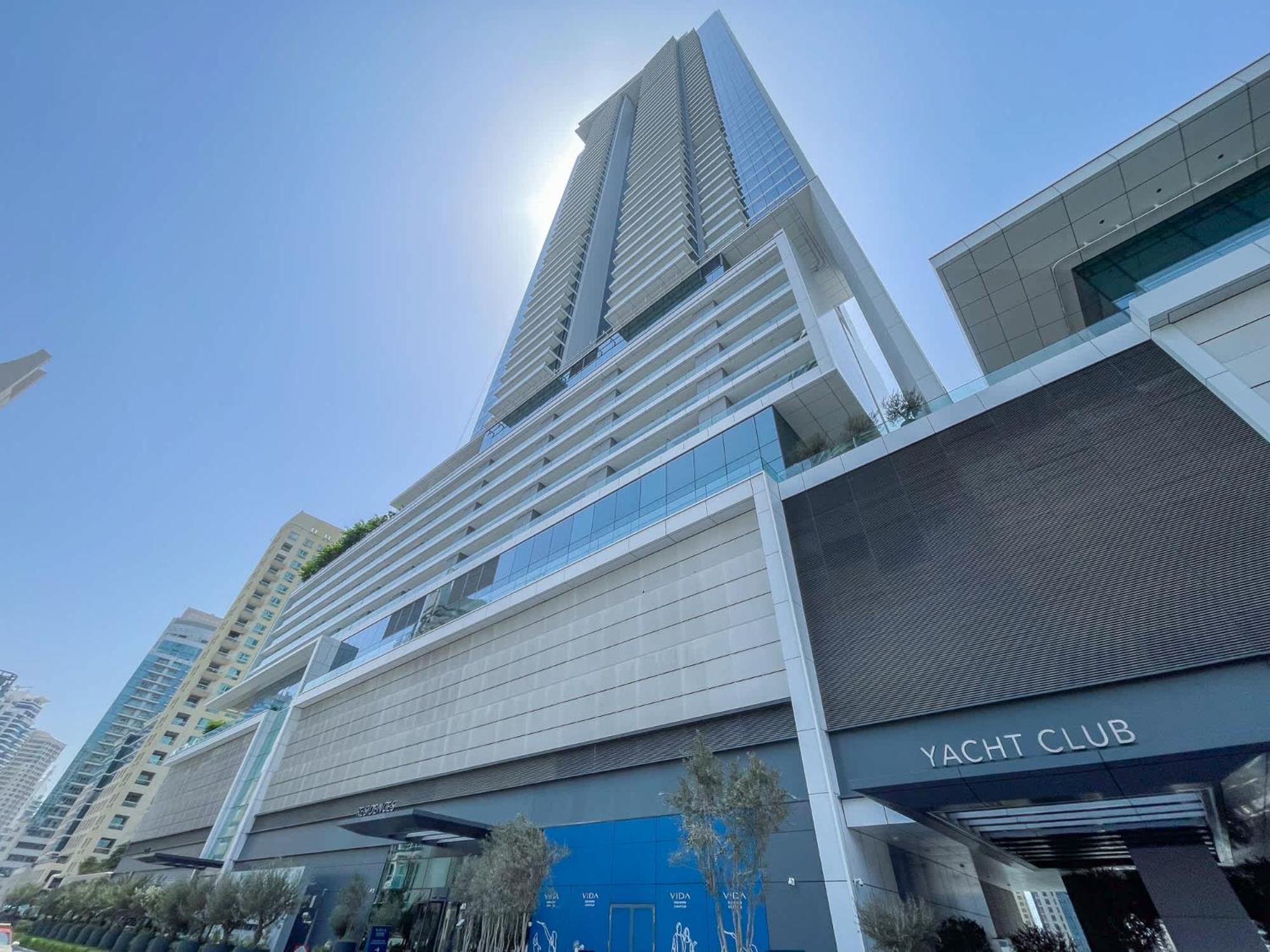 Apartment Stylish 3-bedrooms With An Elegant Dining Area In The Heart Of Marina! Dubai