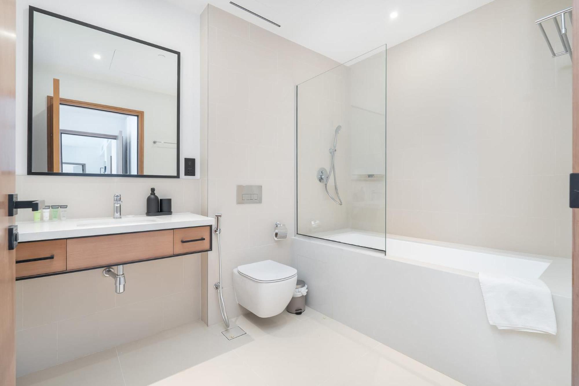 Stylish 3-bedrooms With An Elegant Dining Area In The Heart Of Marina! Apartment *
