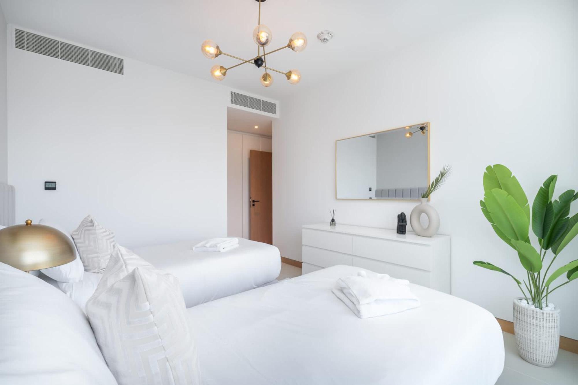 Stylish 3-bedrooms With An Elegant Dining Area In The Heart Of Marina! *