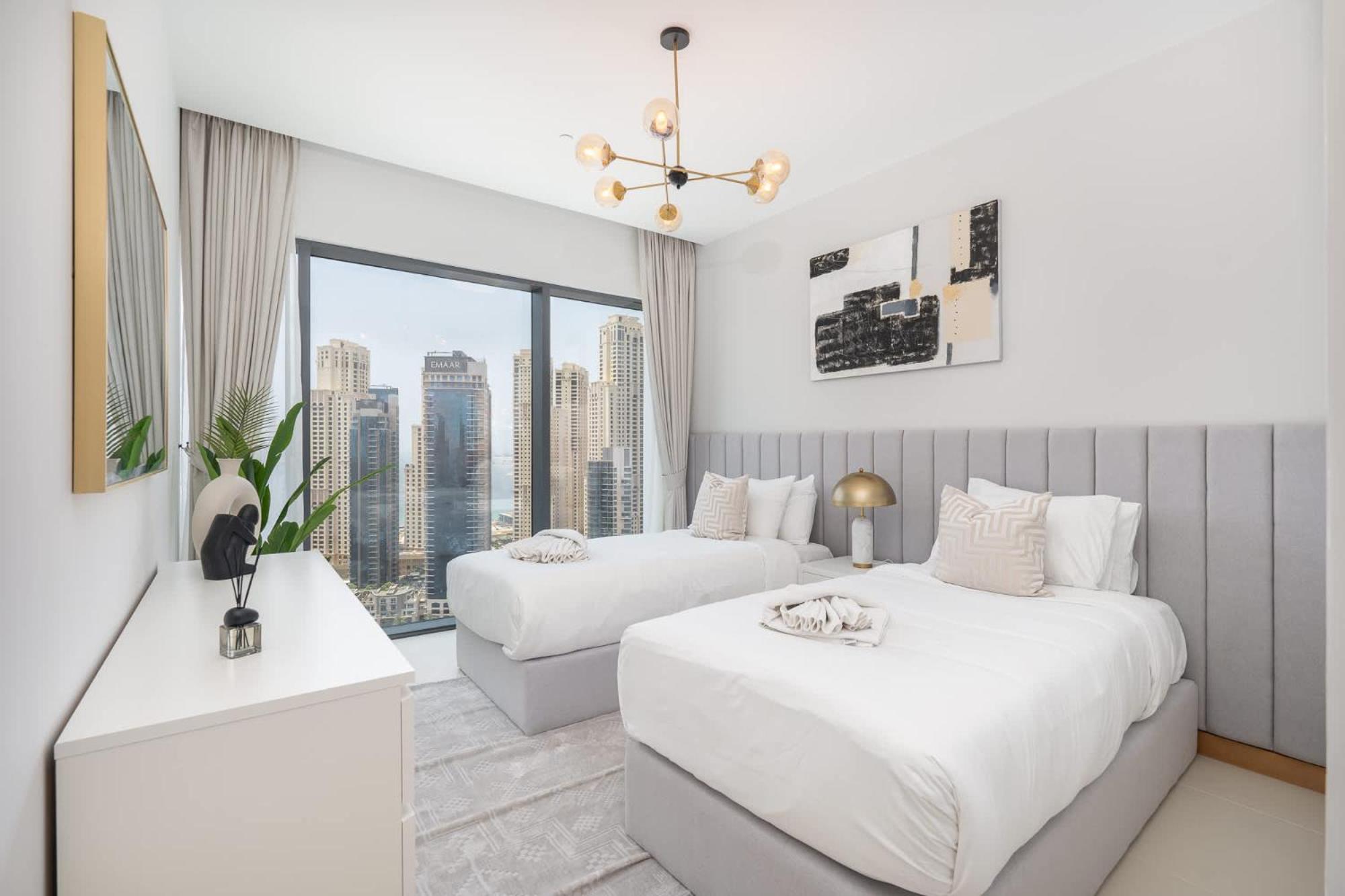 Stylish 3-bedrooms With An Elegant Dining Area In The Heart Of Marina! *