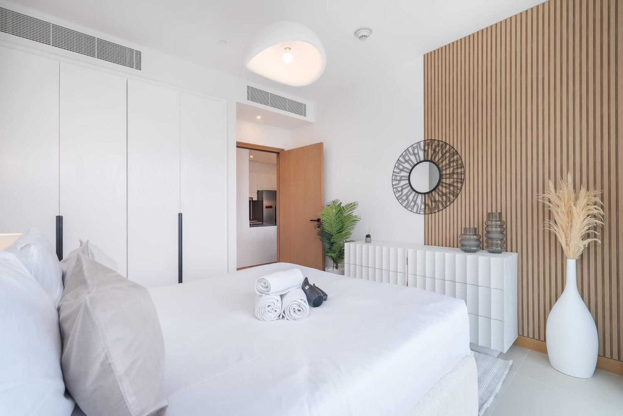 Stylish 3-bedrooms With An Elegant Dining Area In The Heart Of Marina!