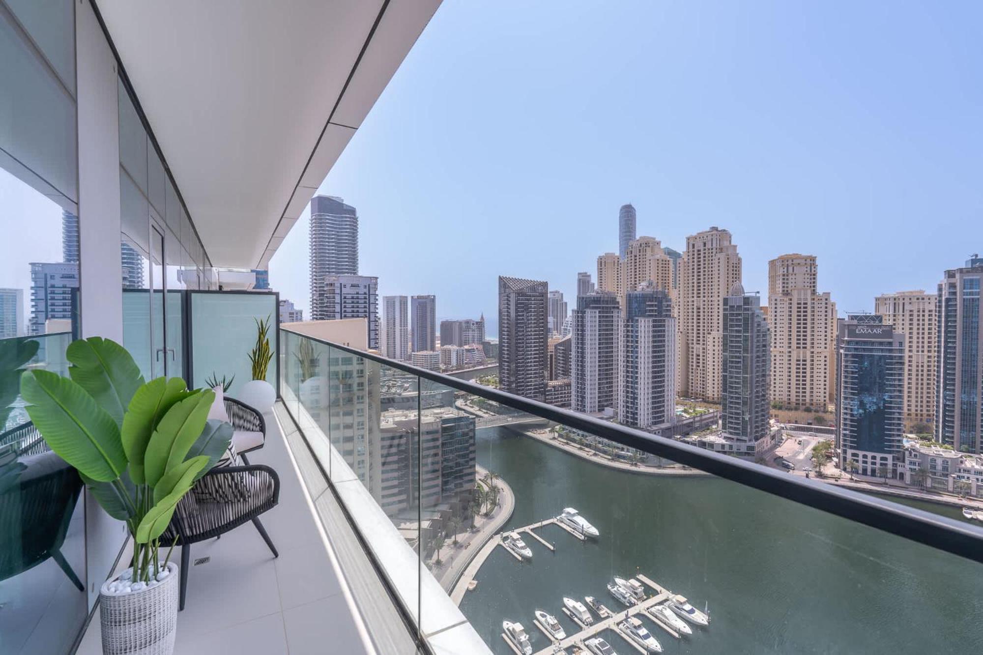 Apartment Stylish 3-bedrooms With An Elegant Dining Area In The Heart Of Marina! Dubai