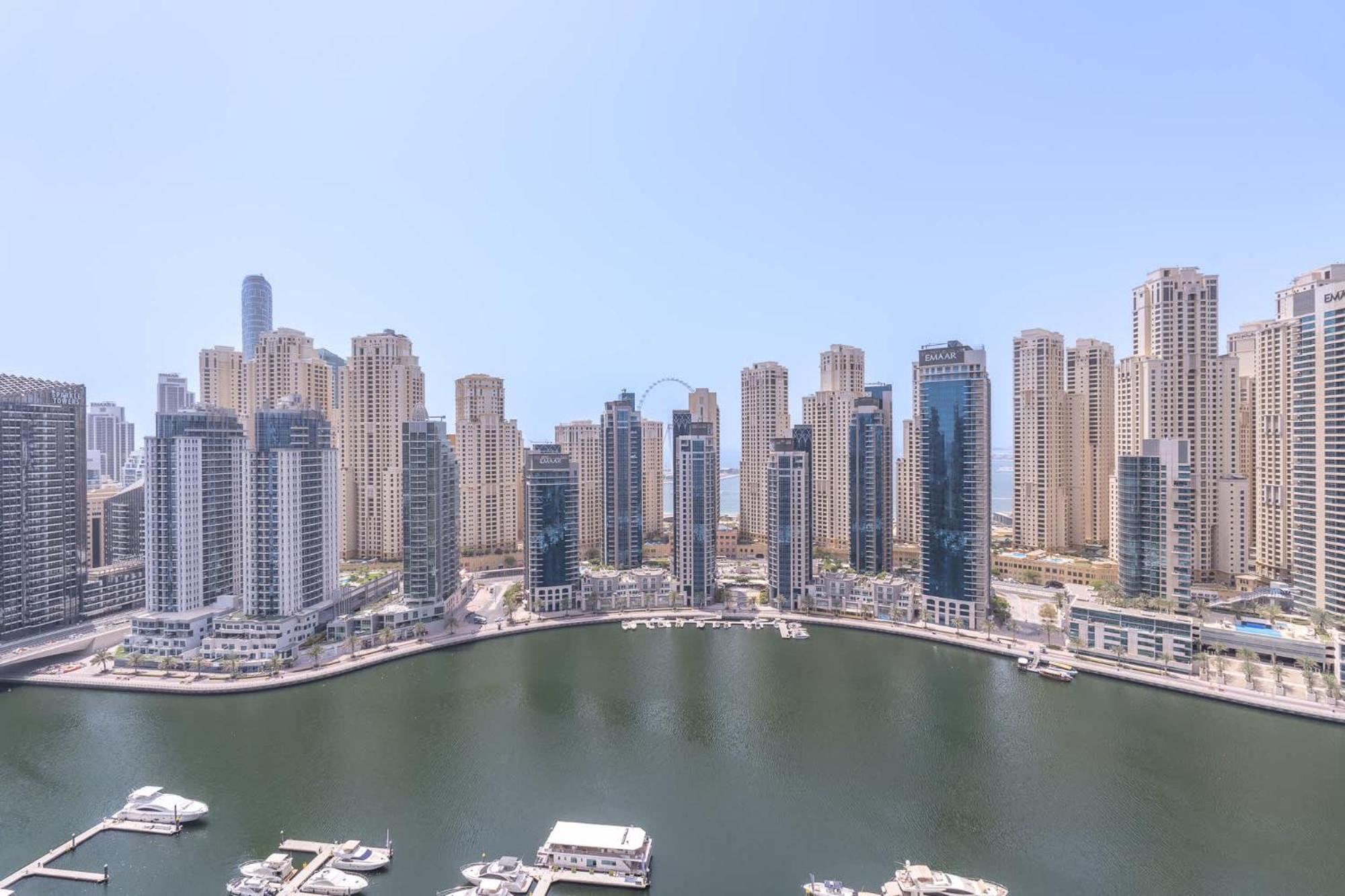 Stylish 3-bedrooms With An Elegant Dining Area In The Heart Of Marina! *