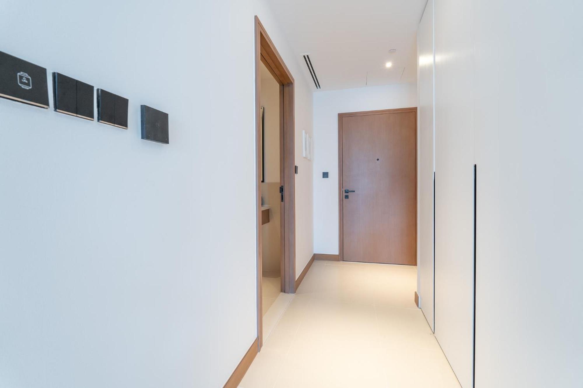 Stylish 3-bedrooms With An Elegant Dining Area In The Heart Of Marina! Dubai