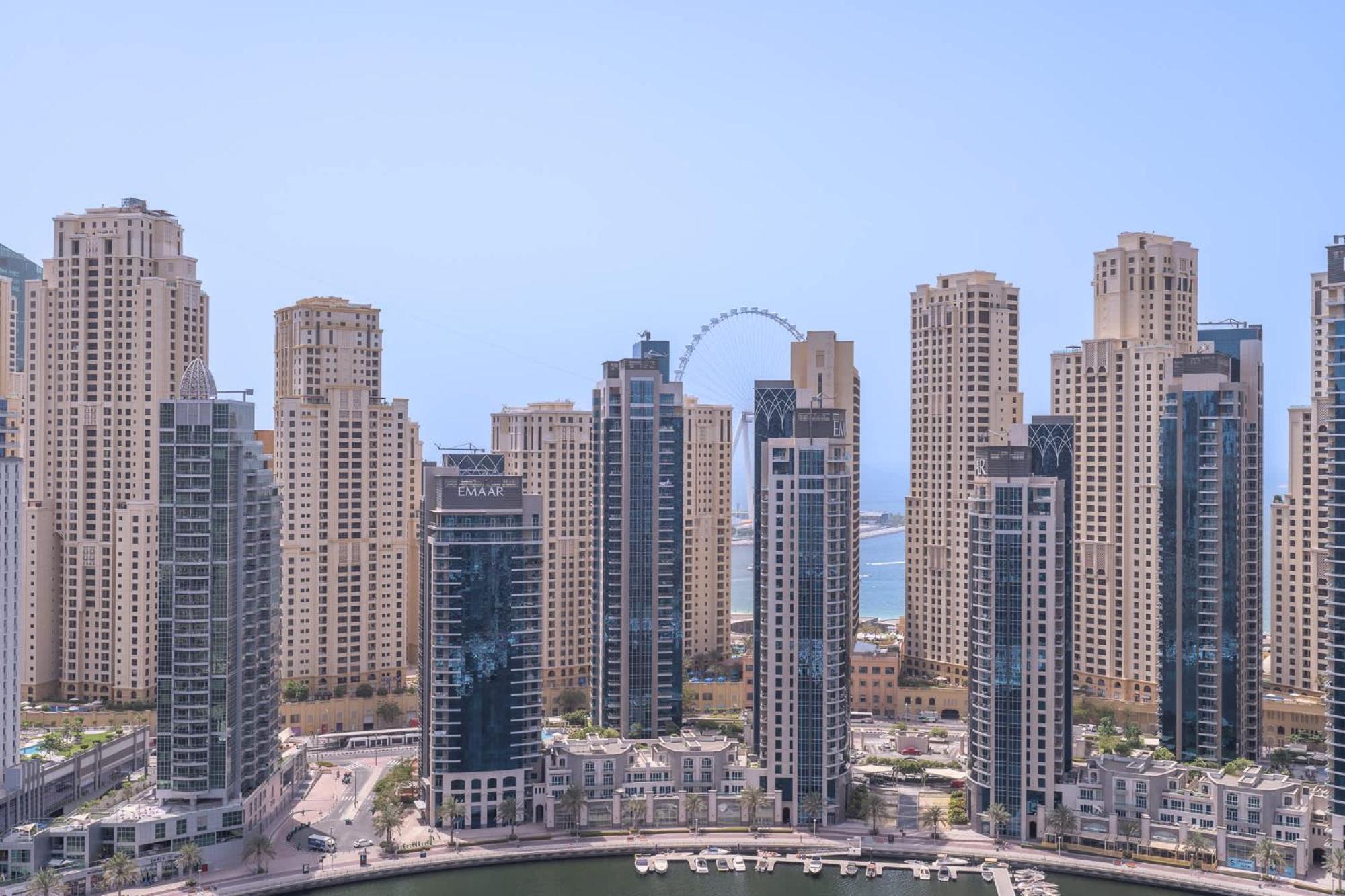 Apartment Stylish 3-bedrooms With An Elegant Dining Area In The Heart Of Marina! *
