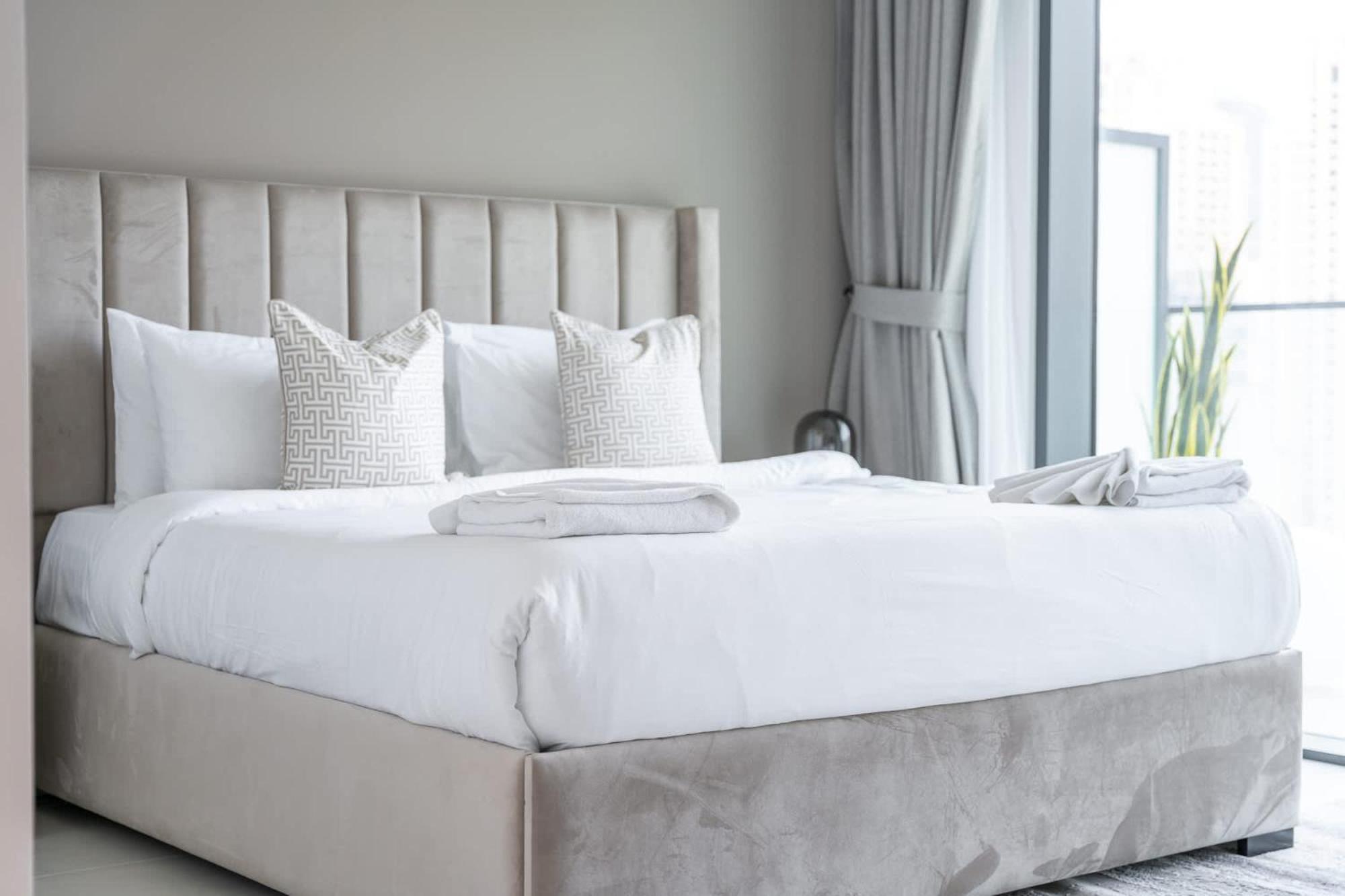 Stylish 3-bedrooms With An Elegant Dining Area In The Heart Of Marina! *